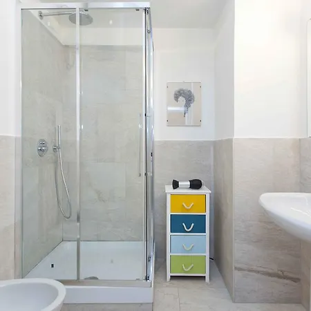 Colosseo Accomodation Apartment *